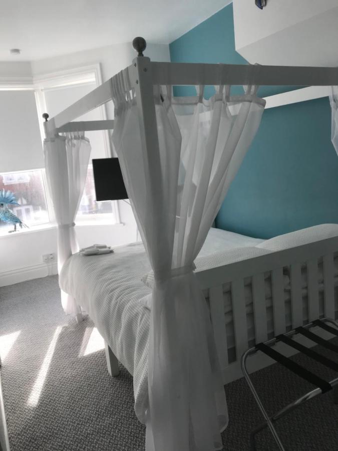 Number 40 - No Multiple Room Bookings 블랙풀 외부 사진